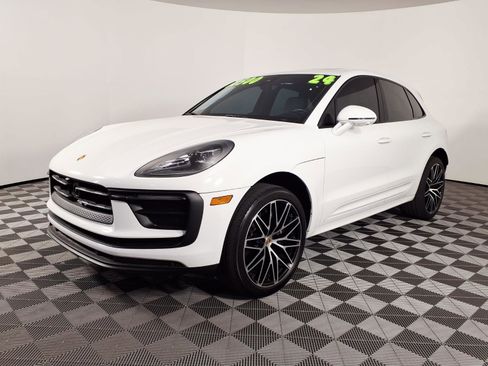 Used 2024 Porsche Macan AWD/4WD image 1