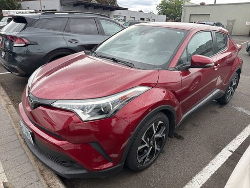 Used 2018 Toyota C-HR XLE FWD image 1