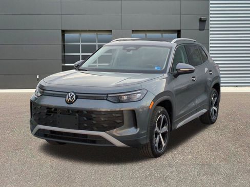 New 2026 Volkswagen Tiguan SE AWD/4WD image 3
