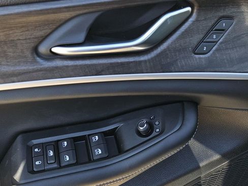 New 2025 Jeep Grand Cherokee L Limited image 22