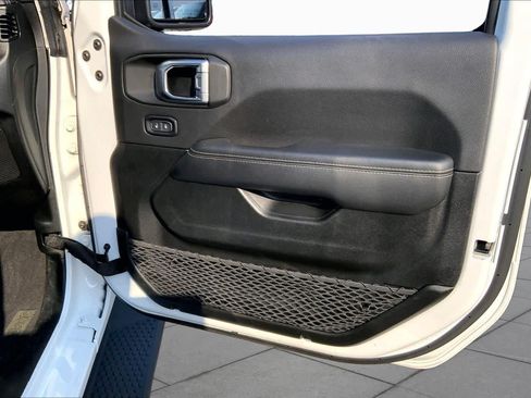 Used 2021 Jeep Wrangler Unlimited Sahara AWD/4WD image 21