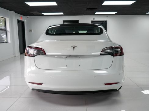 Used 2018 Tesla Model 3 Long Range RWD image 4