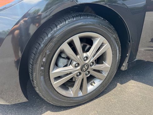 Used 2018 Hyundai Elantra SEL FWD image 17