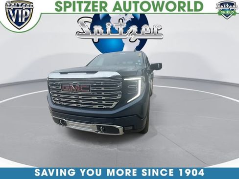 Used 2022 GMC Sierra 1500 Denali w/ Technology Package AWD/4WD image 3