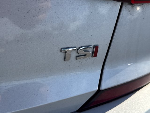 Used 2017 Volkswagen Passat 1.8T SE FWD image 17