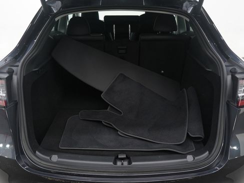 Used 2024 Tesla Model Y Long Range image 16