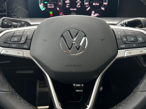 New 2026 Volkswagen Tiguan SE R-Line FWD image 21