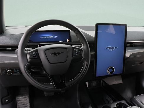 Used 2025 Ford Mustang Mach-E GT image 8