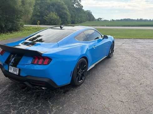 Used 2025 Ford Mustang GT RWD image 11