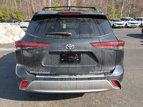 Used 2022 Toyota Highlander Platinum image 9
