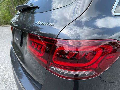 Used 2022 Mercedes-Benz GLC 300 4MATIC w/ Multimedia Package Lite image 11