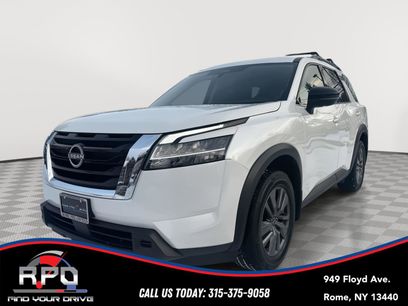 Used 2022 Nissan Pathfinder SV w/ SV Premium Package
