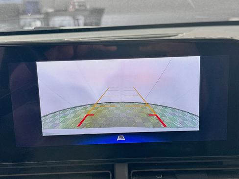 Used 2025 Chevrolet Trax LT w/ LT Convenience Package image 21