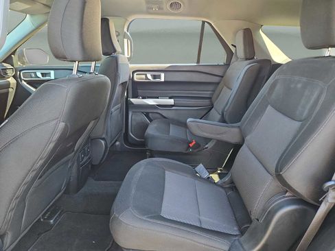 Used 2024 Ford Explorer XLT image 14