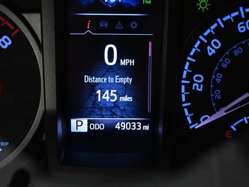 Used 2022 Toyota Tacoma TRD Off-Road w/ Technology Package AWD/4WD image 25