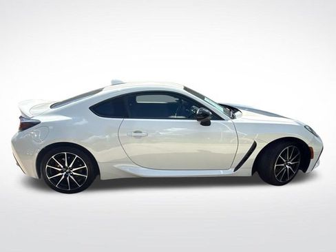 Used 2023 Toyota GR86 RWD image 11