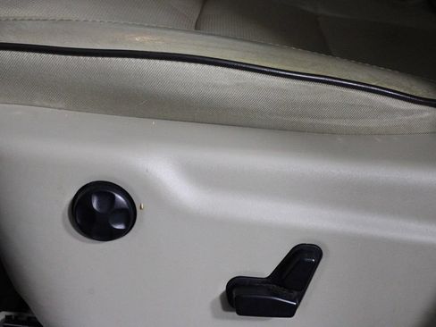 Used 2021 Jeep Grand Cherokee Overland AWD/4WD image 24