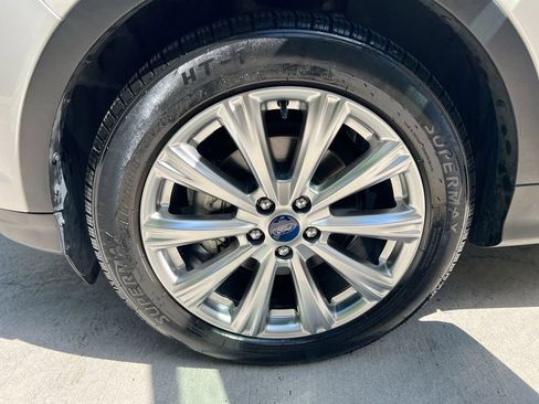 Used 2017 Ford Escape Titanium FWD image 9