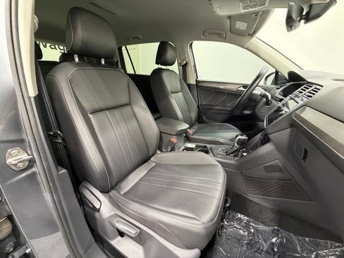 Used 2023 Volkswagen Tiguan SE FWD image 24