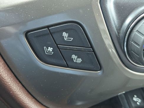 Used 2018 Chevrolet Silverado 1500 High Country image 29