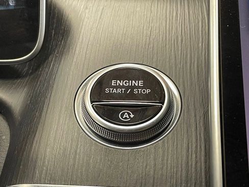 Used 2022 Mercedes-Benz S 500 4MATIC w/ AMG Line Package image 37