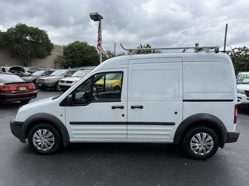 Used 2010 Ford Transit Connect XL image 3