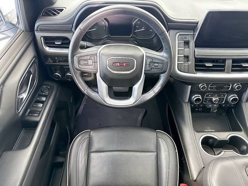 Used 2021 GMC Yukon SLT w/ Rear Media and Nav Package AWD/4WD image 10