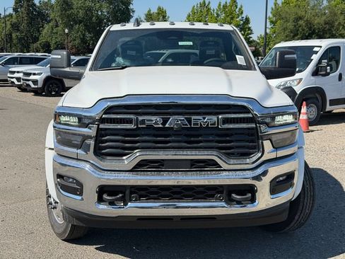New 2026 RAM 5500 4x4 Regular Cab image 3