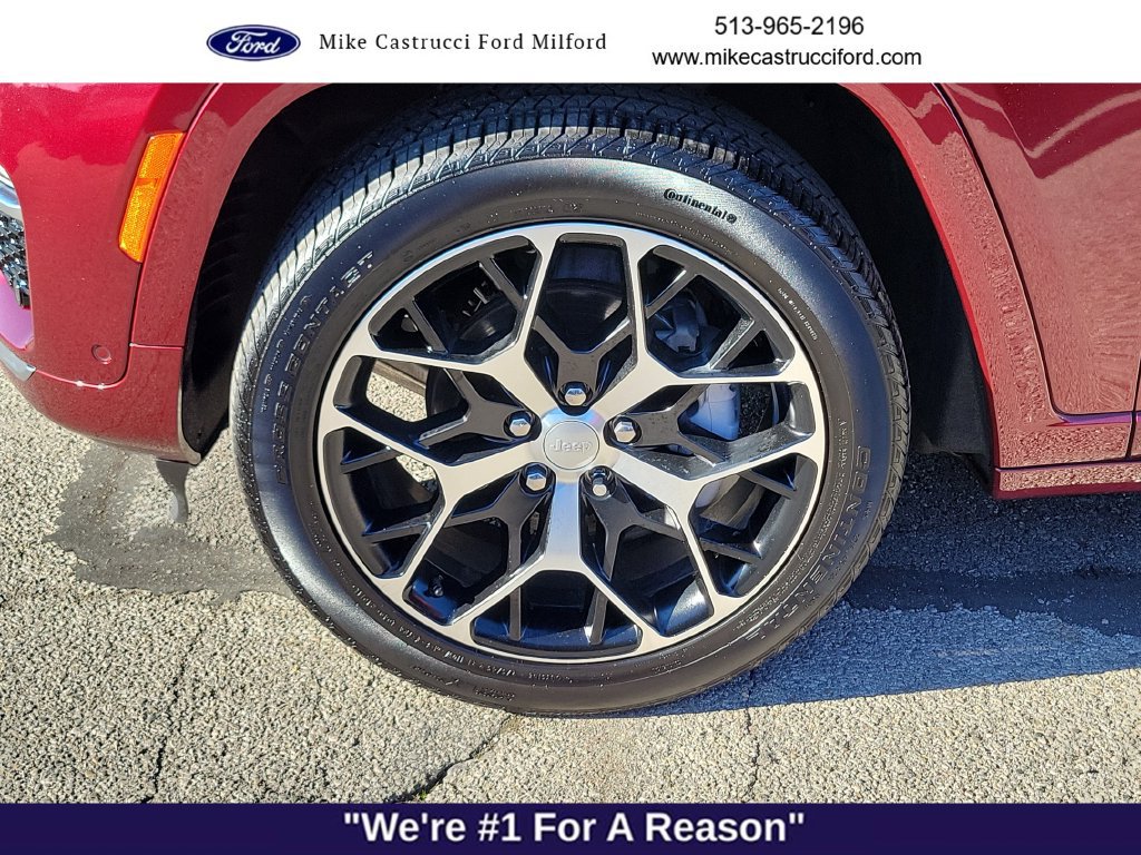 Used 2025 Jeep Grand Cherokee Summit AWD/4WD image 9