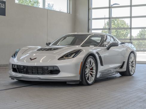 Used 2017 Chevrolet Corvette Z06 w/ Battery Protection Package RWD image 23