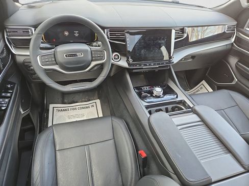 Used 2024 Jeep Wagoneer Series II image 12