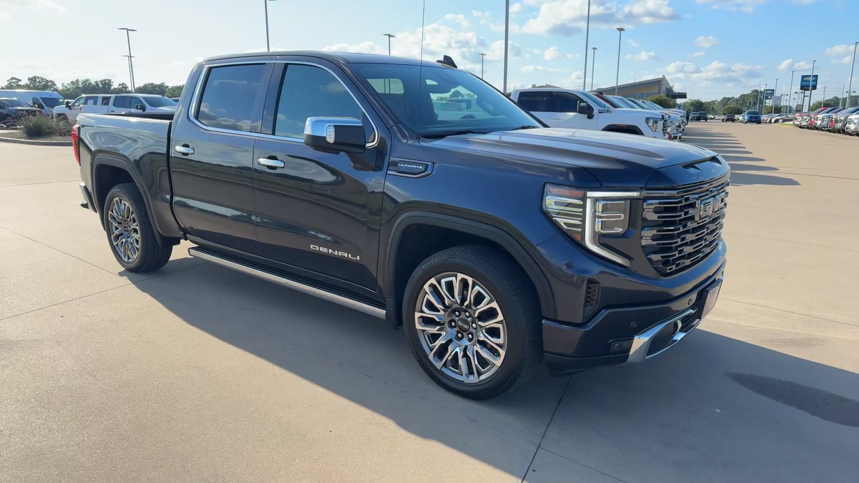 Used 2025 GMC Sierra 1500 Denali Ultimate AWD/4WD image 2