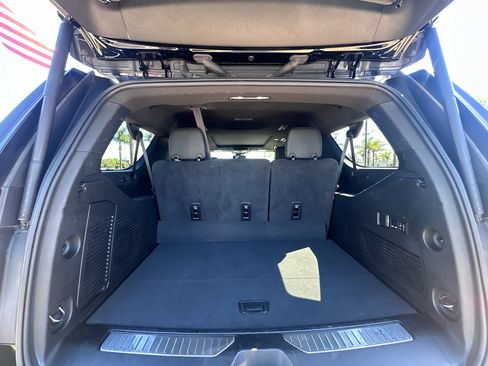 Used 2024 GMC Yukon XL Denali image 6