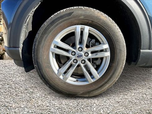 Used 2023 Ford Explorer XLT image 8