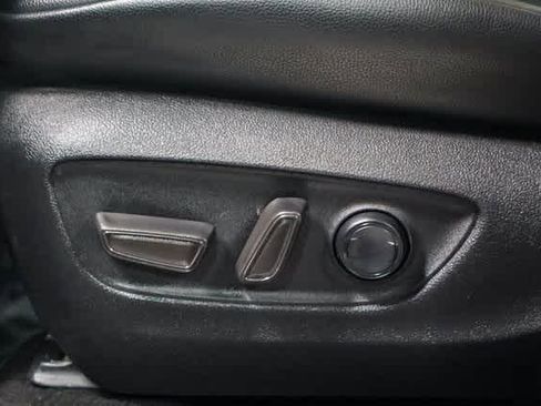 Certified 2022 Toyota Highlander XLE image 25