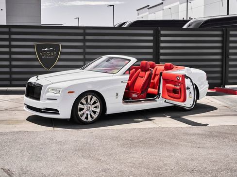 Used 2018 Rolls-Royce Dawn RWD image 5
