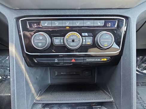 Used 2023 Volkswagen Atlas Cross Sport SE FWD image 23