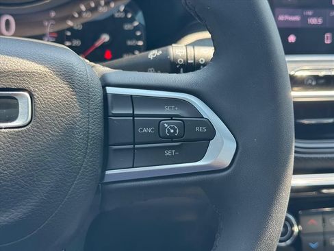 Used 2022 Jeep Compass Latitude w/ Sun and Sound Group FWD image 19