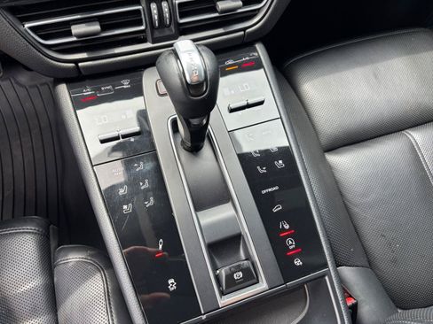 Used 2022 Porsche Macan S w/ Premium Package Plus AWD/4WD image 32