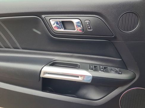 Used 2016 Ford Mustang Premium image 20