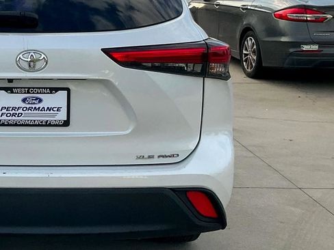 Used 2023 Toyota Highlander XLE image 11