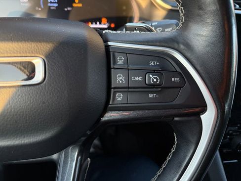 Used 2021 Jeep Grand Cherokee L Laredo image 21