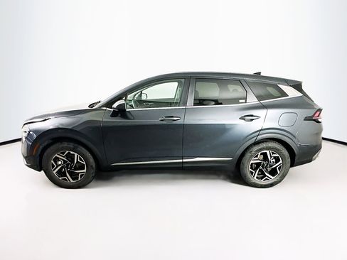 Used 2025 Kia Sportage LX image 4