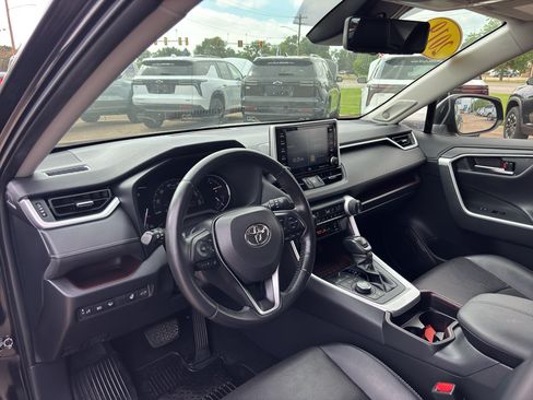Used 2019 Toyota RAV4 Limited w/ Cold Weather Package AWD/4WD image 13