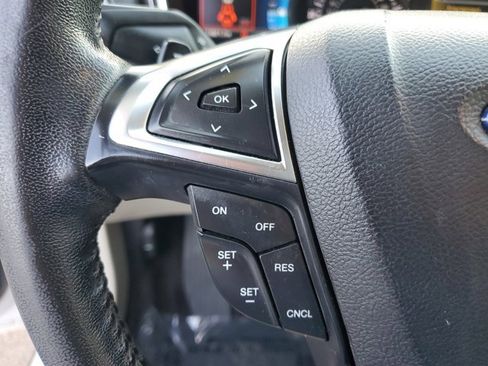 Used 2017 Ford Fusion SE w/ Fusion SE Technology Package image 22