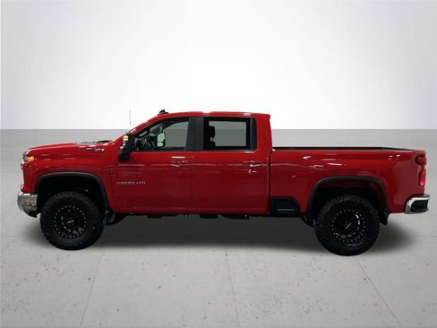 Used 2024 Chevrolet Silverado 2500 LT w/ Convenience Package image 13