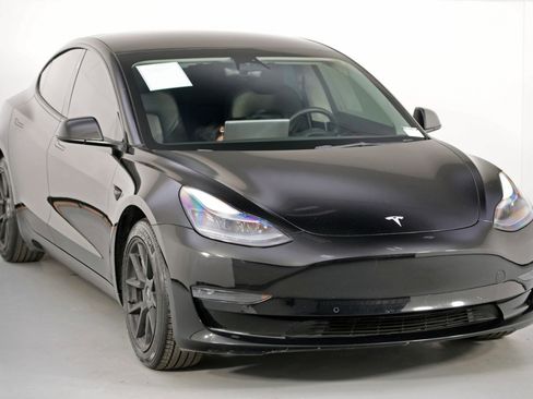 Used 2022 Tesla Model 3 Standard Range image 53