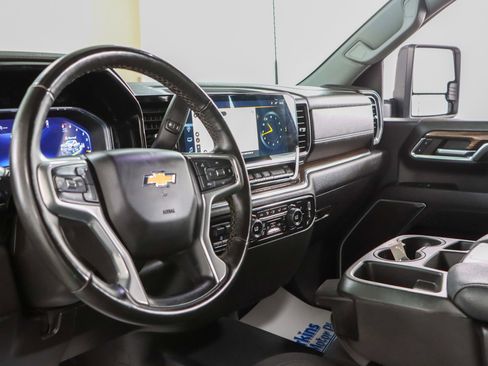 Used 2024 Chevrolet Silverado 2500 LT w/ Convenience Package AWD/4WD image 23