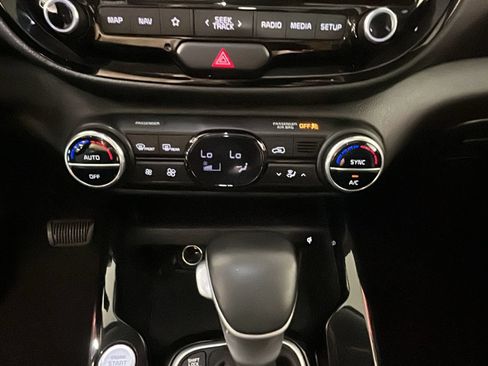 Used 2023 Kia Soul GT-Line FWD image 23
