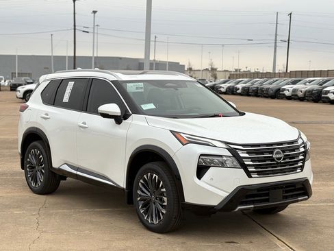 New 2026 Nissan Rogue Platinum image 5